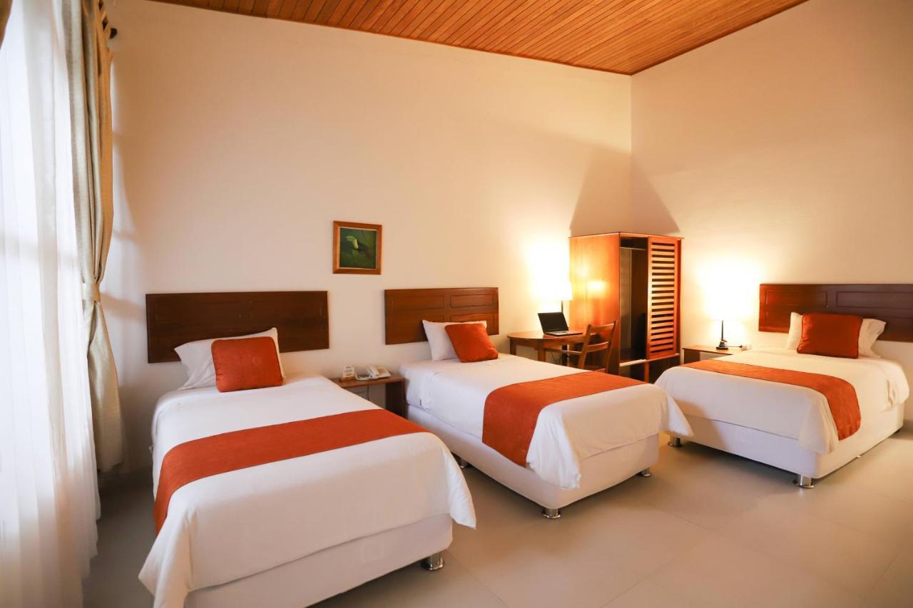 Altavista Casahotel - Asociado Casa Andina Moyobamba Bagian luar foto