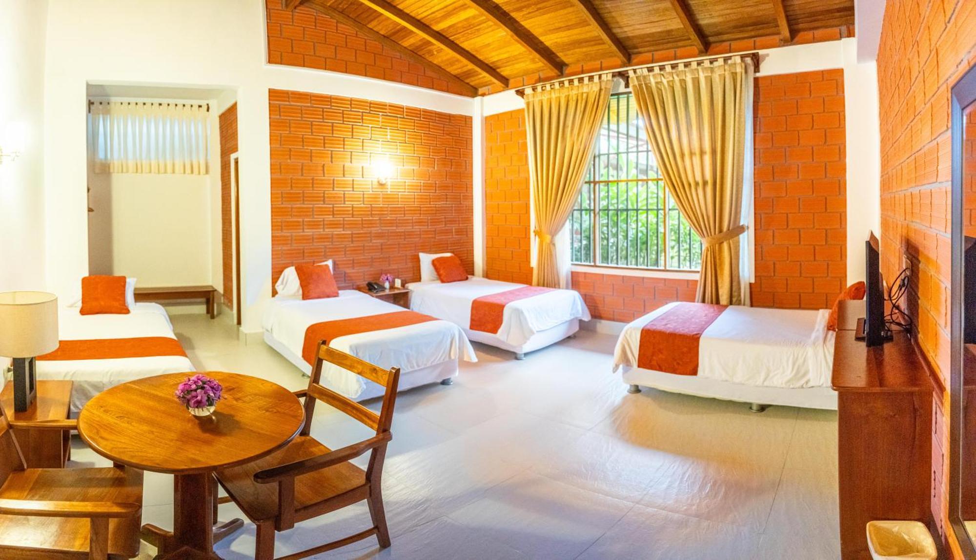 Altavista Casahotel - Asociado Casa Andina Moyobamba Bagian luar foto