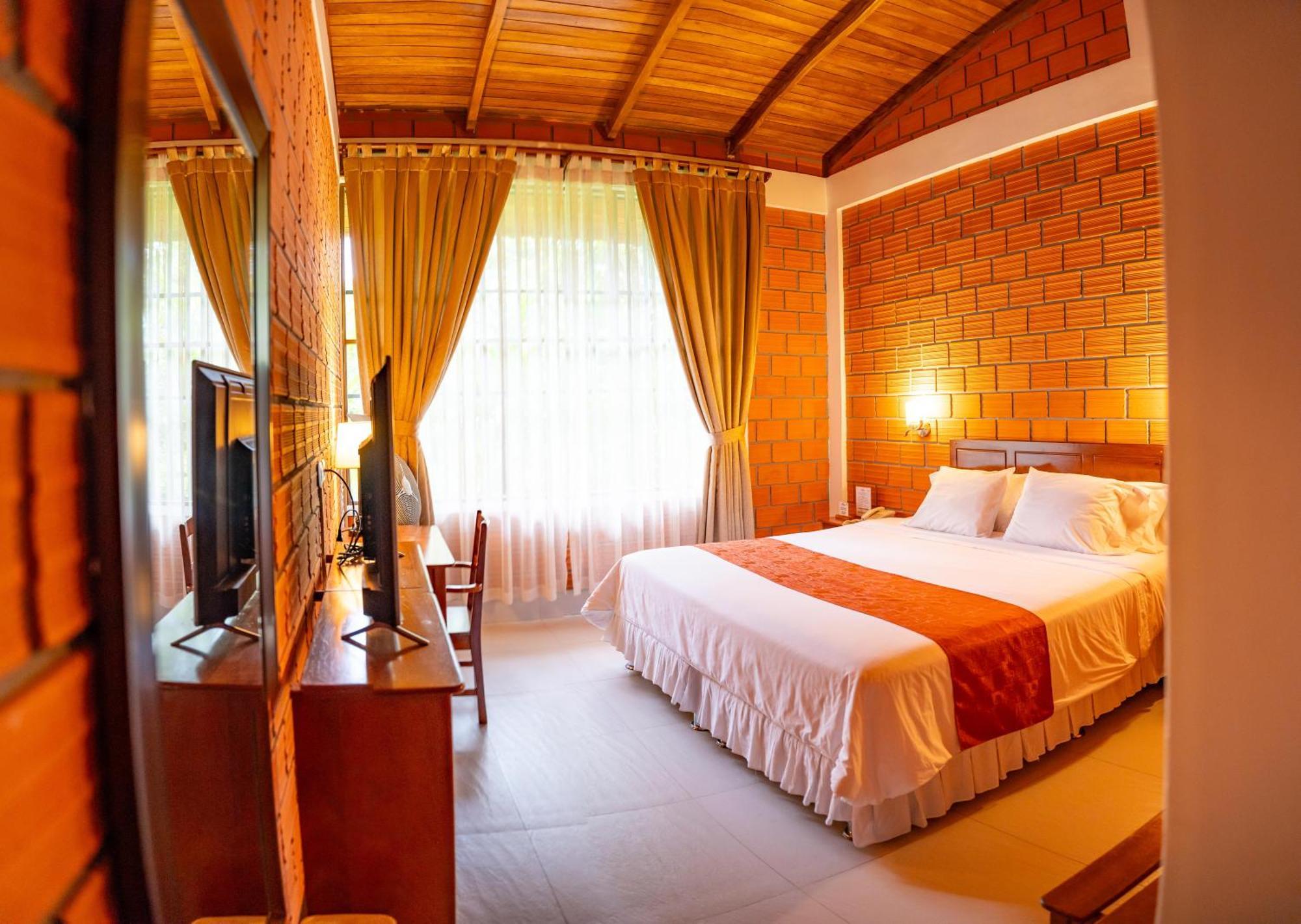 Altavista Casahotel - Asociado Casa Andina Moyobamba Bagian luar foto