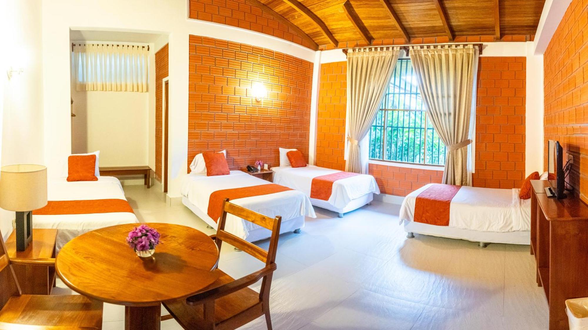 Altavista Casahotel - Asociado Casa Andina Moyobamba Bagian luar foto